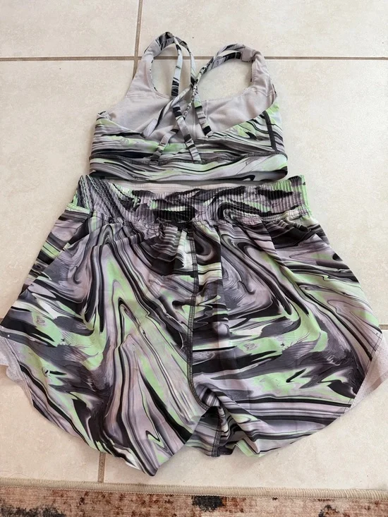 lululemon athletica Women’s Athletic Set - Picture 2 of 4